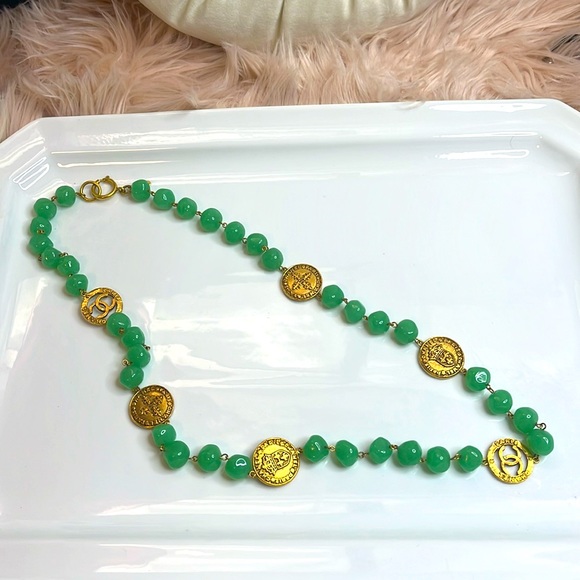 CHANEL VINTAGE 80’s -Rare Chanel Auction piece - Picture 1 of 10